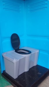 Туалетная кабина Люкс от ООО "Экобалтика" внутри