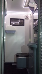 Передвижные туалетные модули внутри